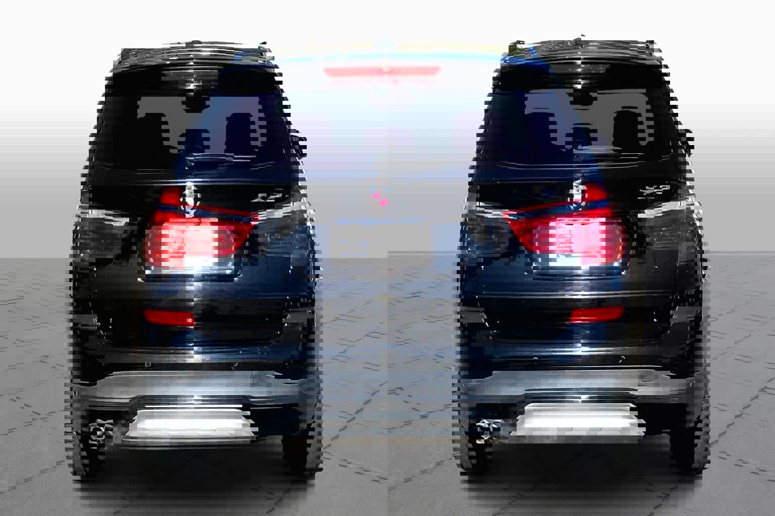 Used 2017 BMW X3 sDrive28i w/ Premium Package image 3