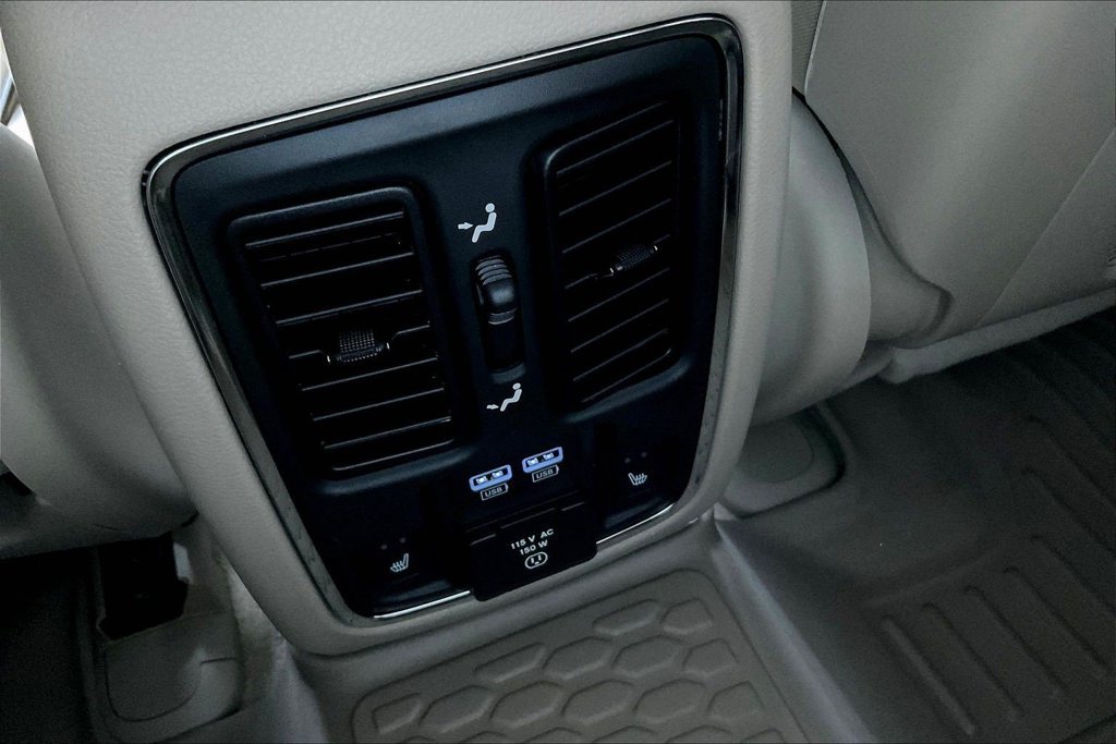 Used 2019 Jeep Grand Cherokee Overland RWD image 10