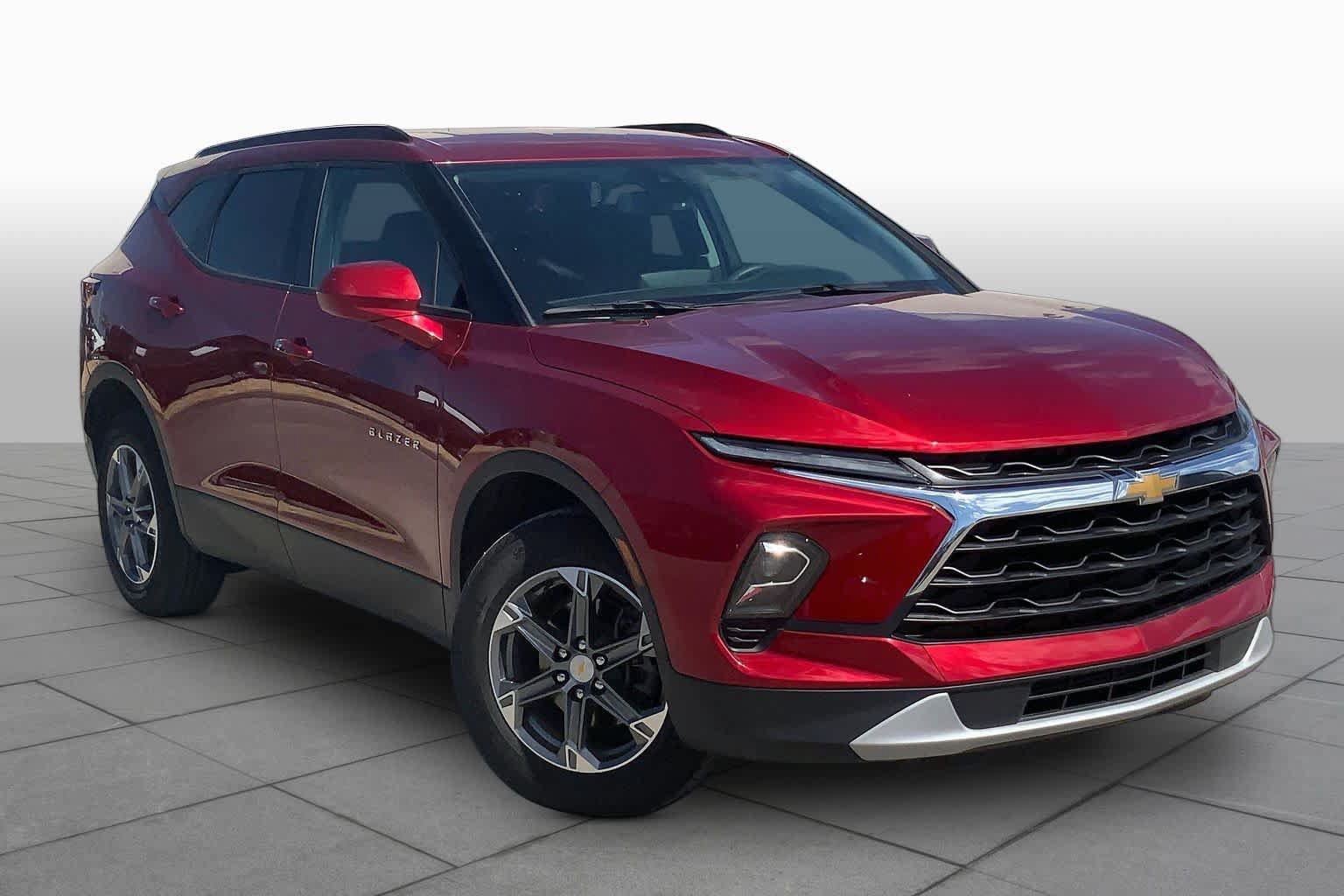 Used 2024 Chevrolet Blazer LT w/ Convenience Package FWD image 3