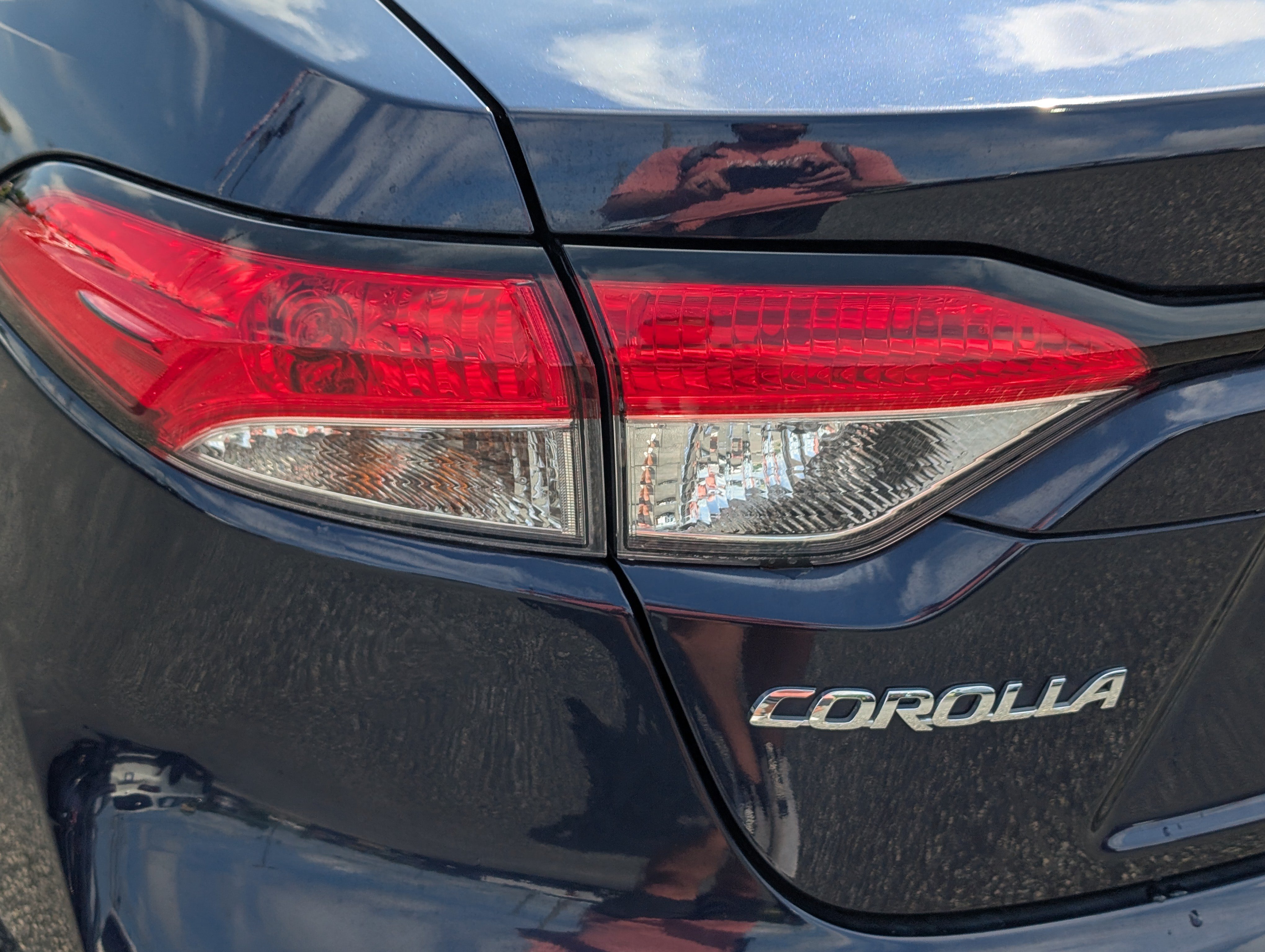 Used 2022 Toyota Corolla LE FWD image 10