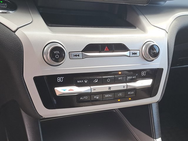 Certified 2020 Ford Explorer XLT w/ Equipment Group 202A image 34