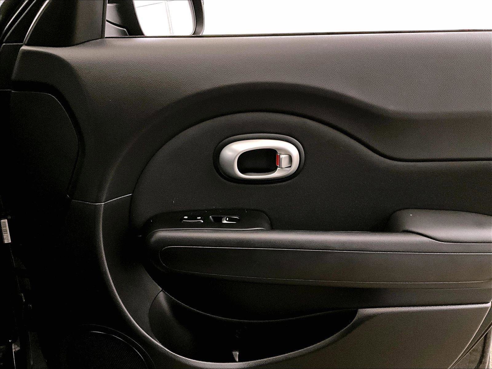 Used 2018 Kia Soul FWD image 22