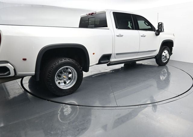Used 2025 Chevrolet Silverado 3500 High Country w/ High Country Premium Package AWD/4WD image 10