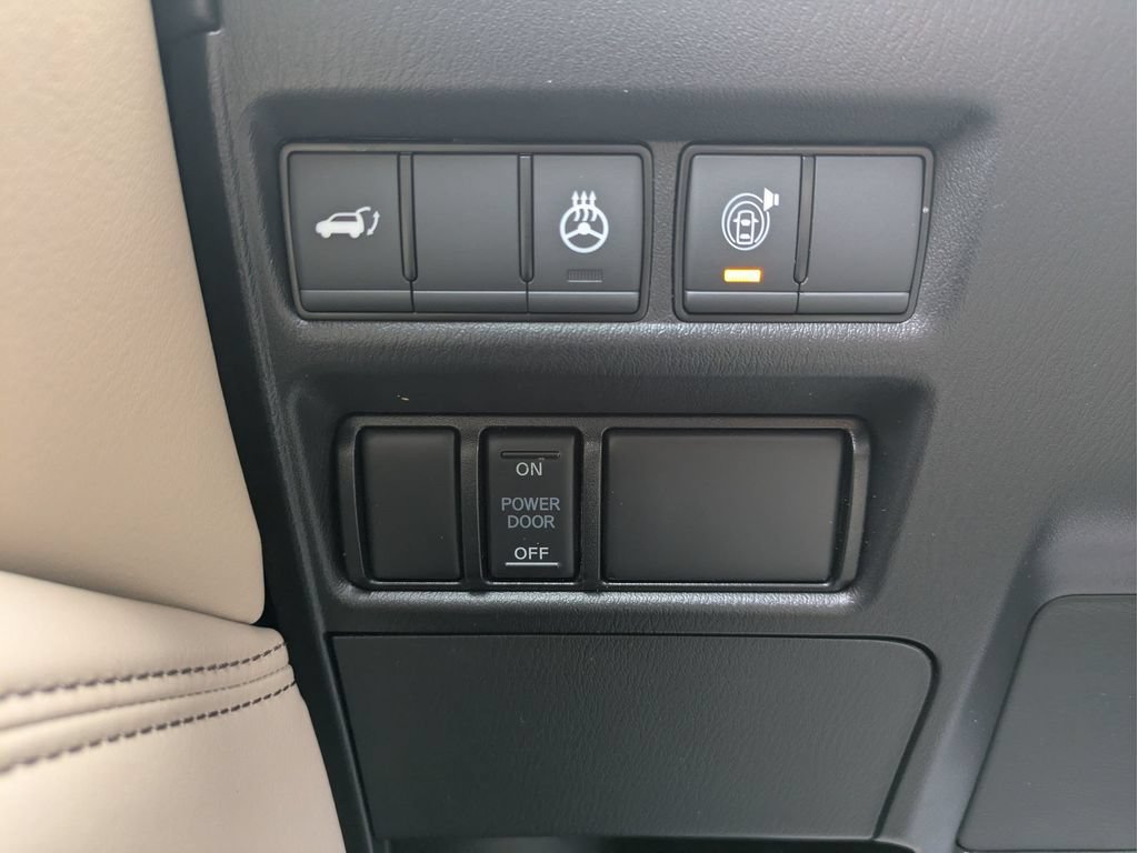 Used 2024 Nissan Armada Platinum w/ Captain's Chairs Package RWD image 25