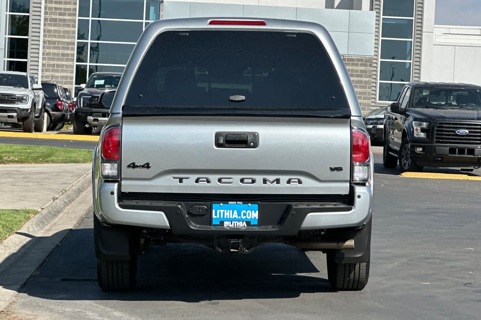 Used 2023 Toyota Tacoma Limited AWD/4WD image 7