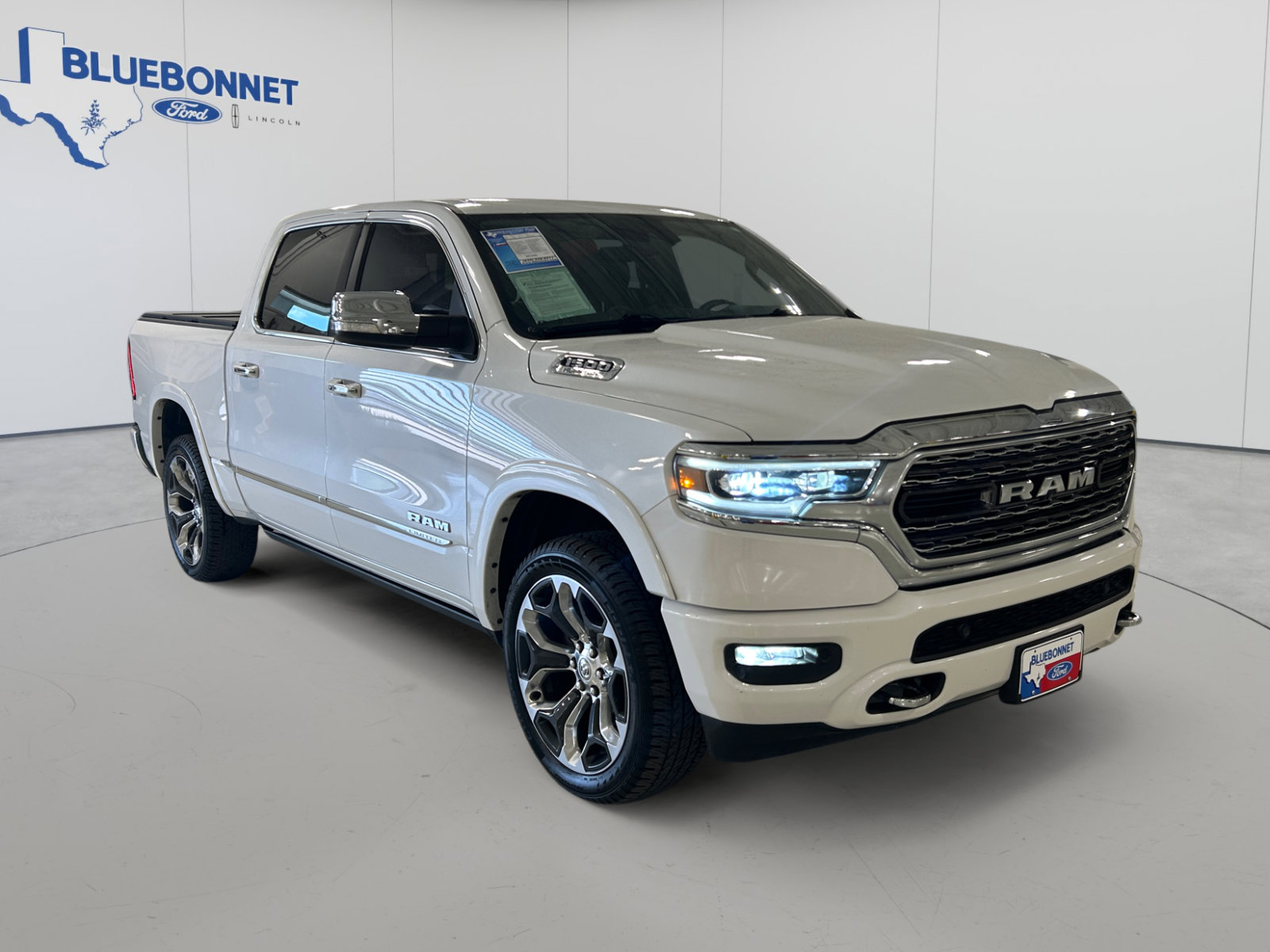 Used 2019 RAM 1500 Limited AWD/4WD image 3