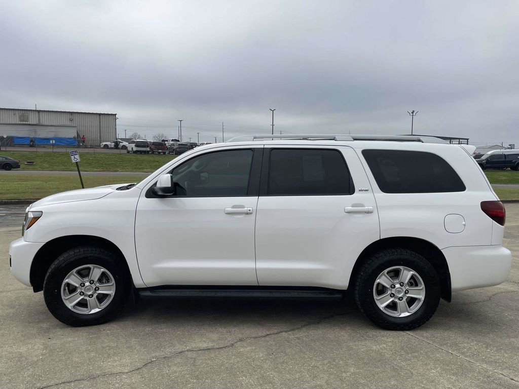 Used 2020 Toyota Sequoia SR5 w/ Premium Package image 6