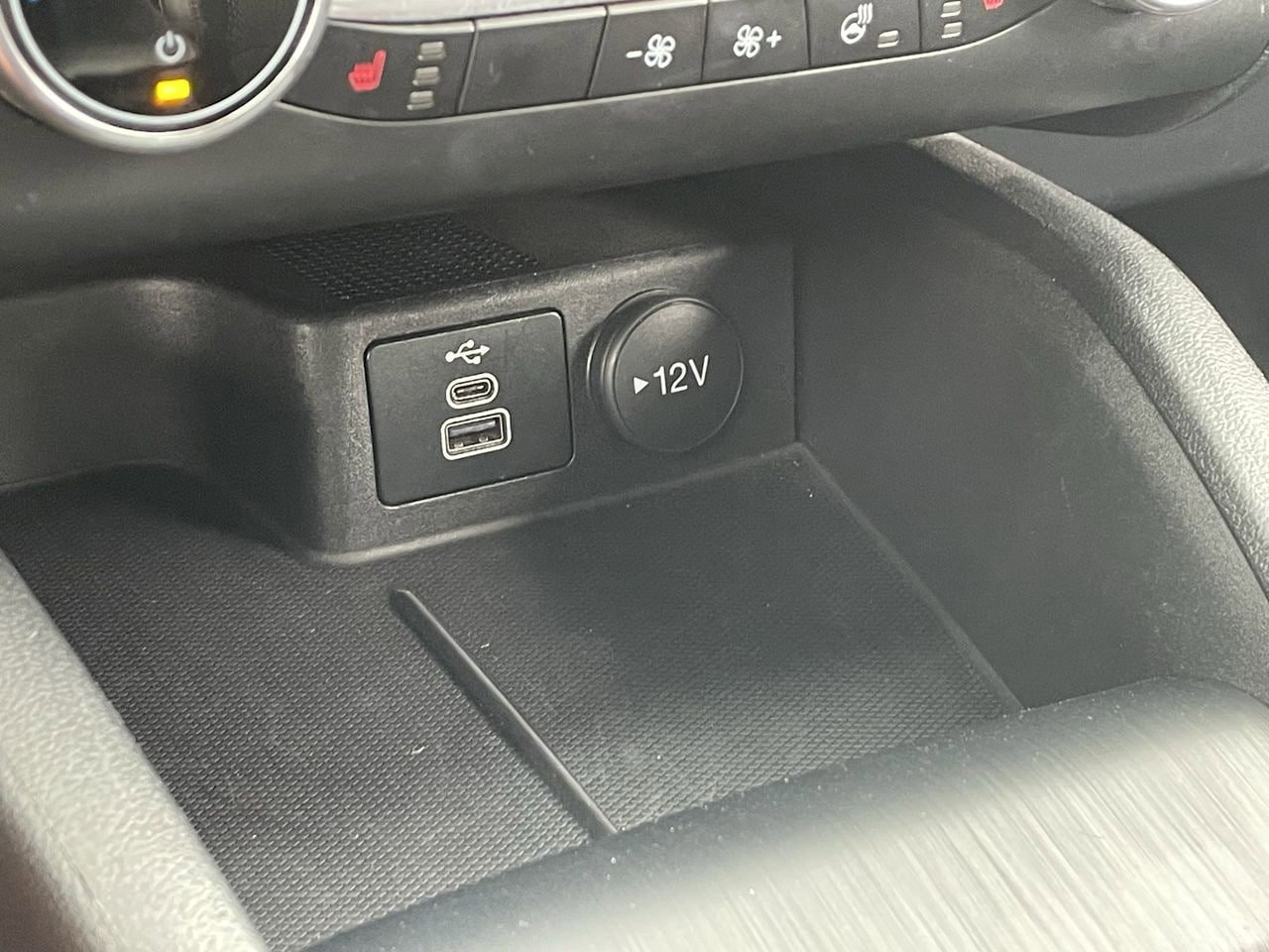 Certified 2024 Ford Escape ST-Line w/ Cold Weather Package FWD image 30