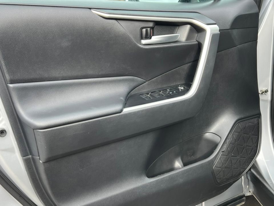 Used 2024 Toyota RAV4 XLE image 17
