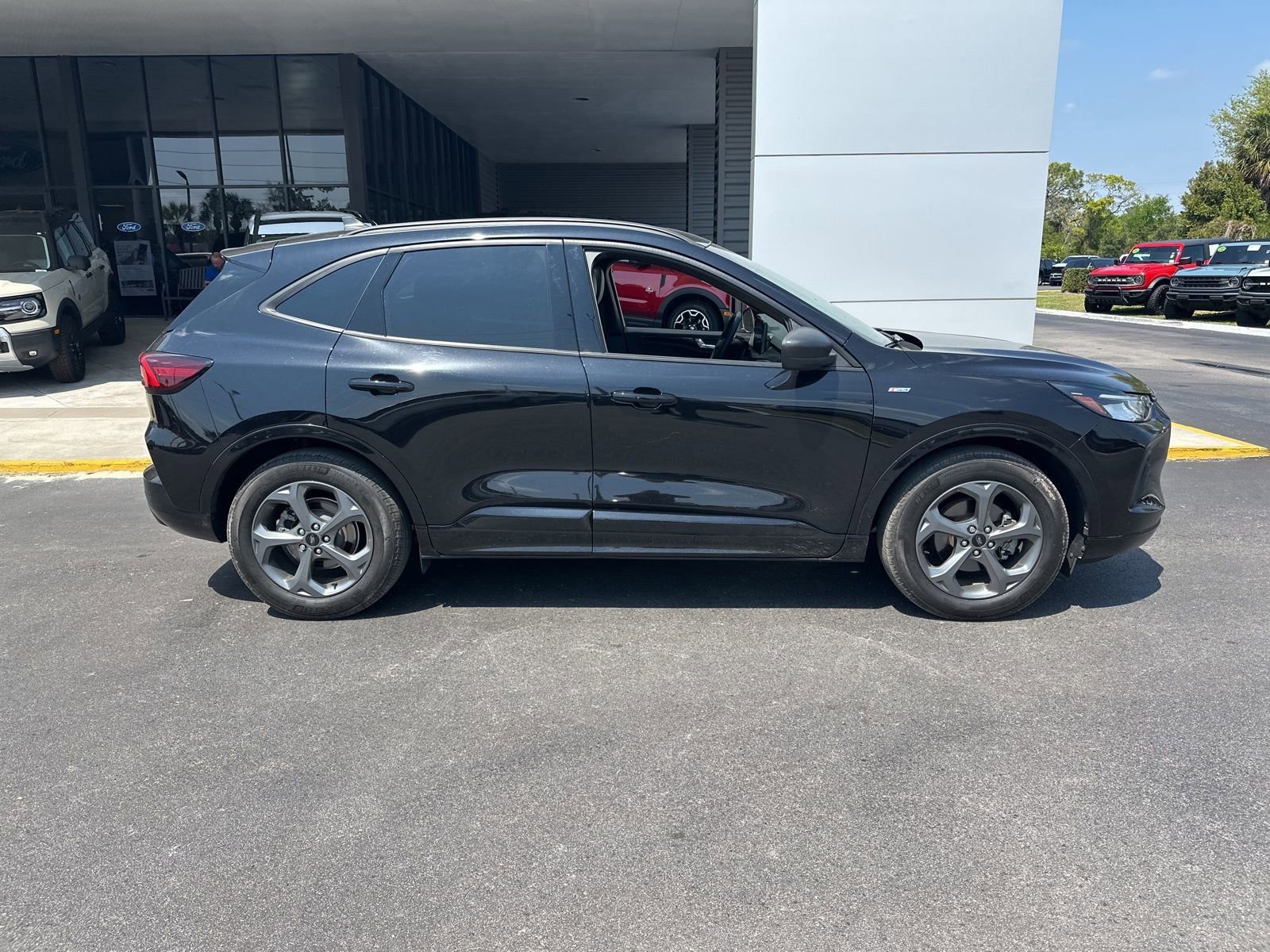 Certified 2024 Ford Escape ST-Line w/ Tech Pack #1 image 3