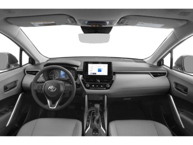 Used 2025 Toyota Corolla Cross LE FWD image 7