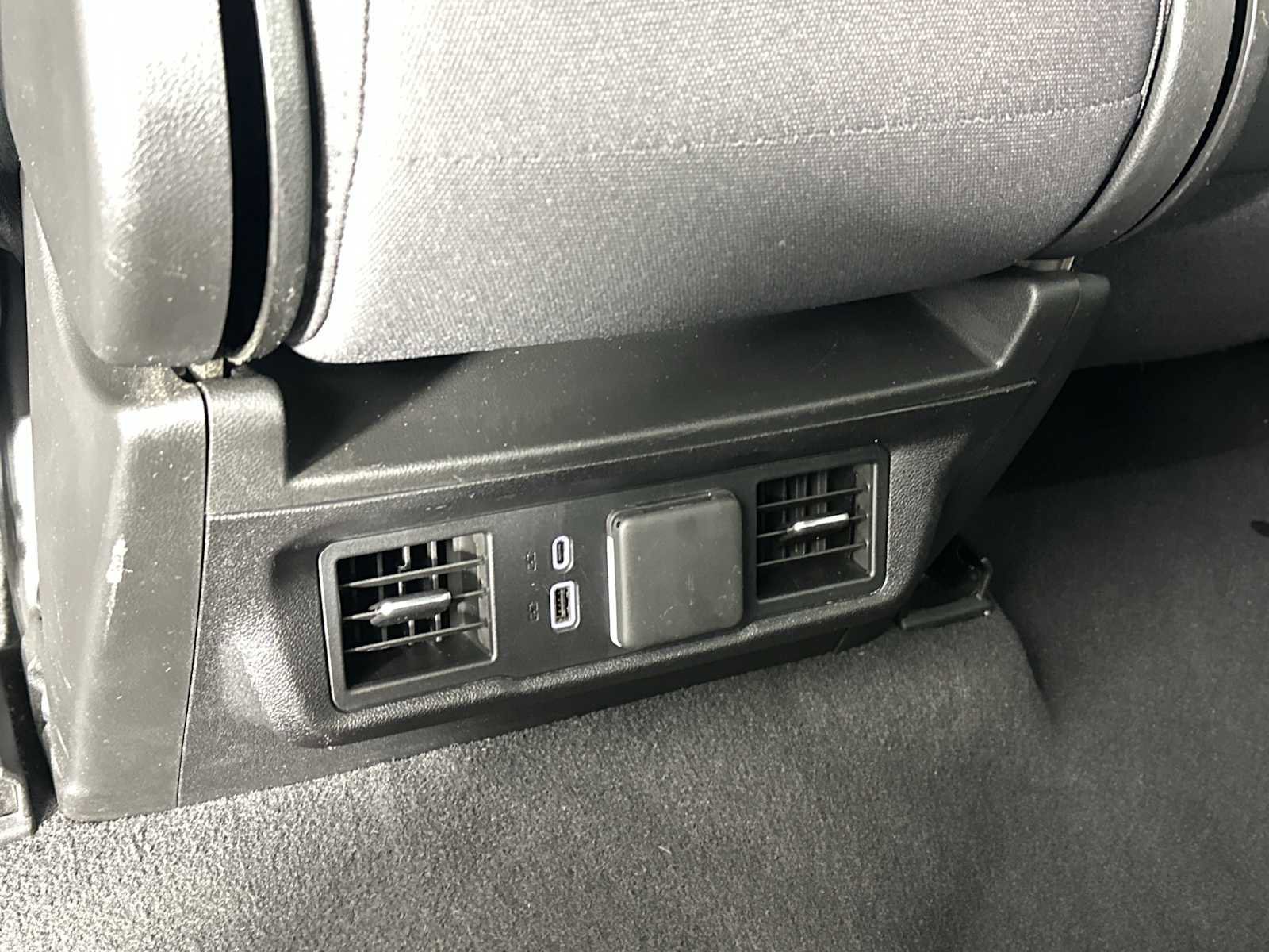 Used 2025 Chevrolet Silverado 1500 LT image 25