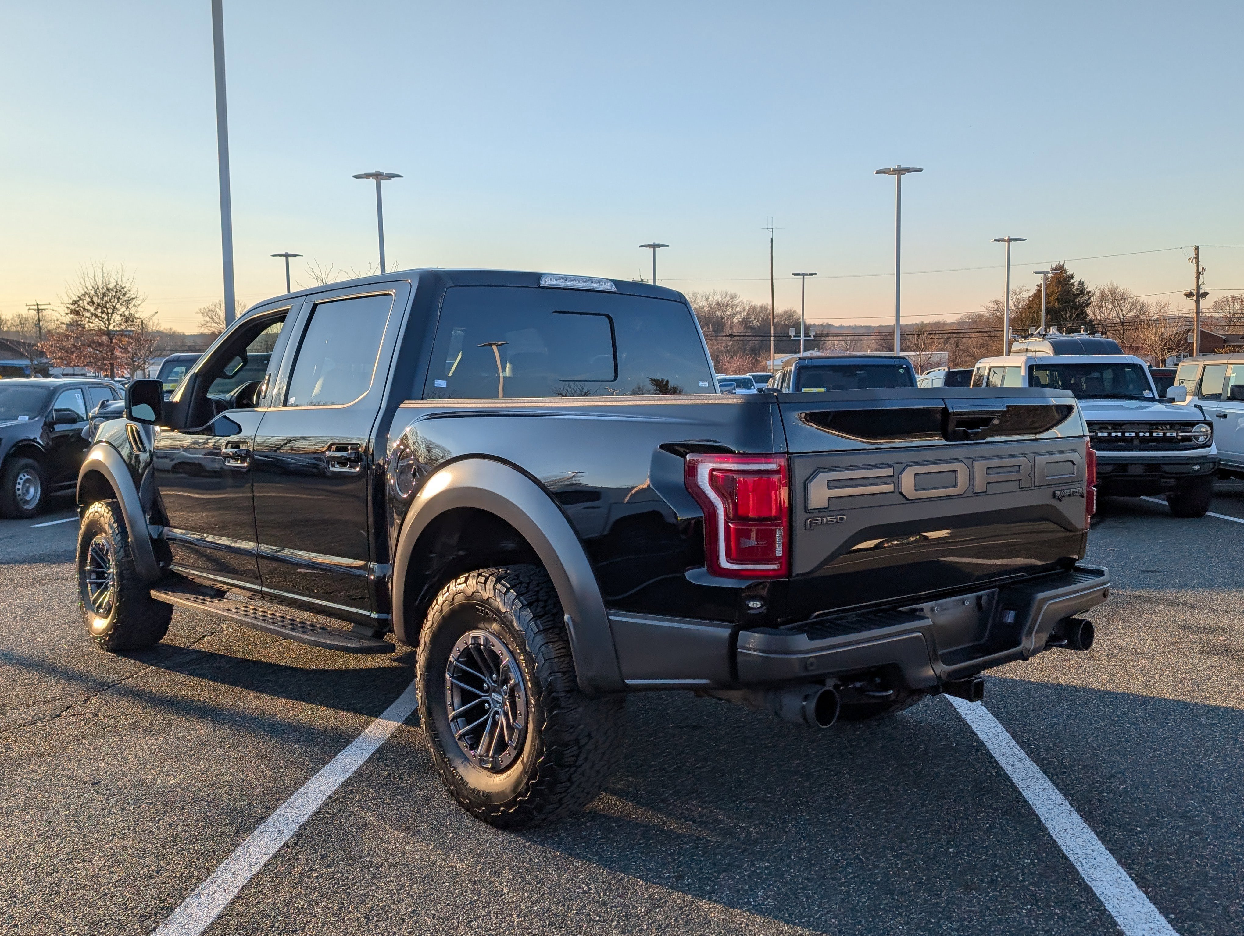 Certified 2020 Ford F150 Raptor w/ Equipment Group 802A Luxury image 5