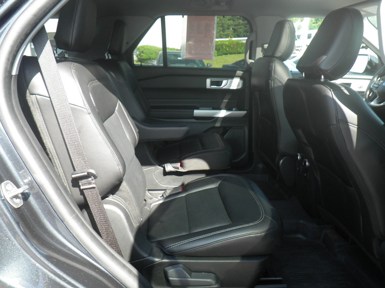 Certified 2024 Ford Explorer Limited w/ Limited Technology Package AWD/4WD image 21