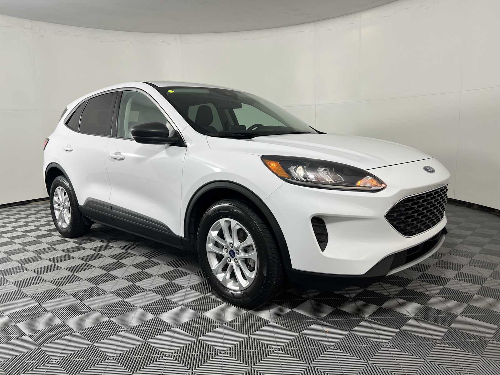 Certified 2022 Ford Escape SE w/ Cold Weather Package