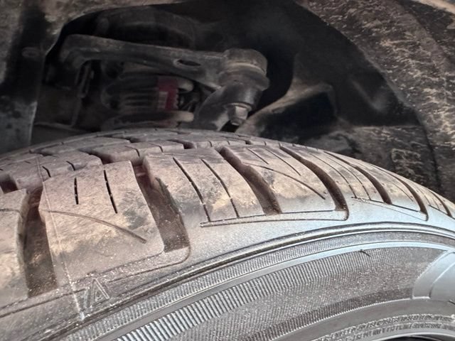 Used 2018 Chrysler 300 Touring RWD image 24