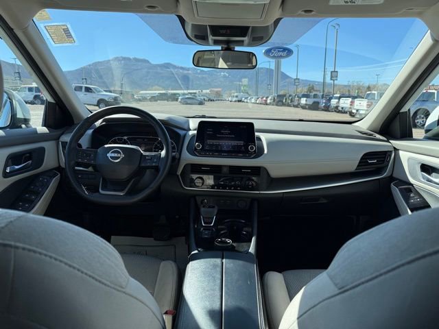 Used 2025 Nissan Rogue SV AWD/4WD image 18