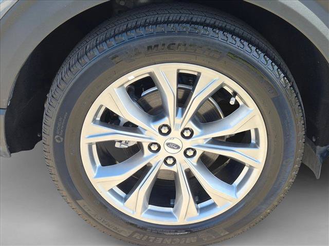 Certified 2024 Ford Explorer XLT w/ Equipment Group 202A RWD image 23