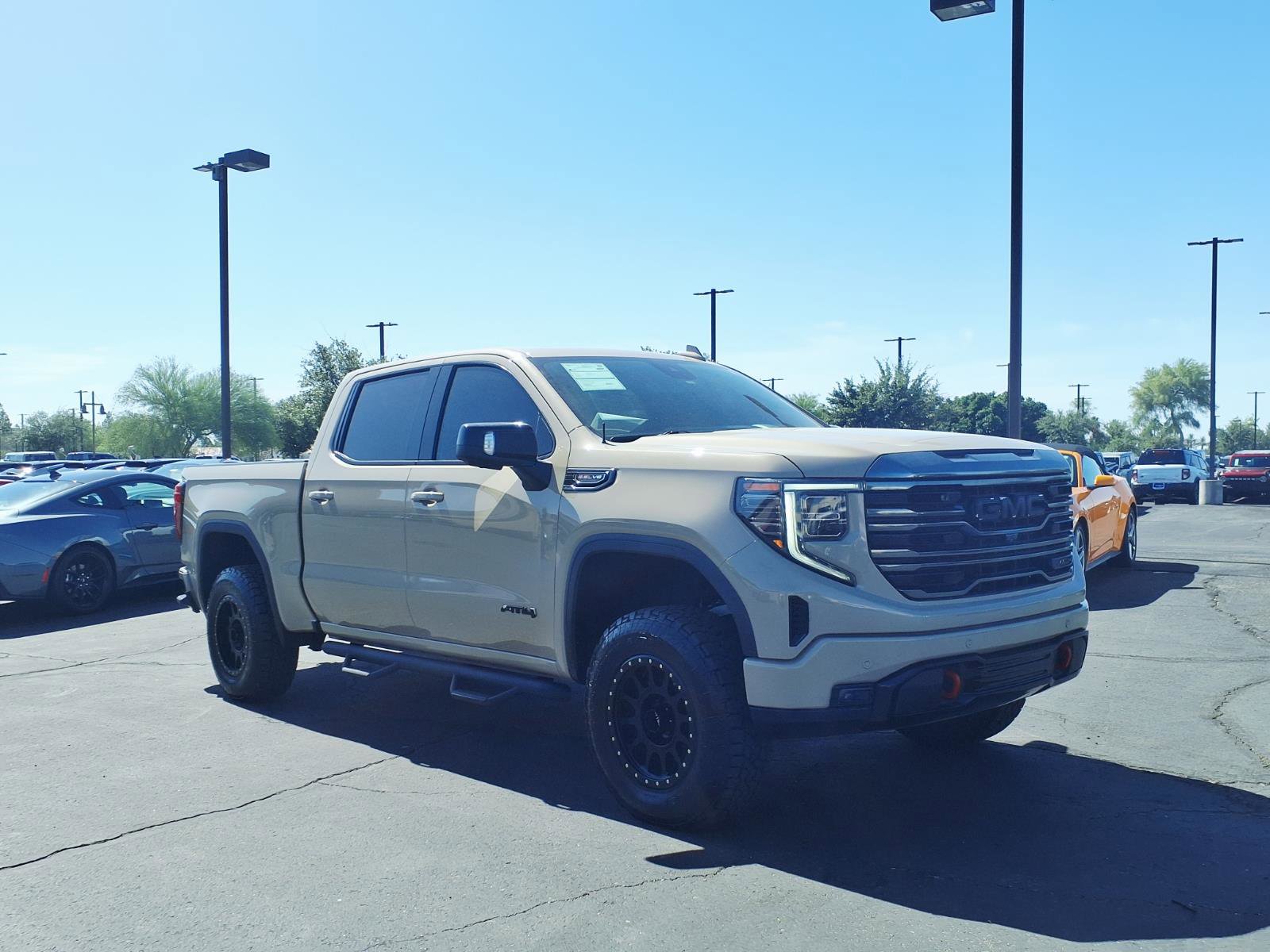 Used 2023 GMC Sierra 1500 AT4 w/ AT4 Premium Package AWD/4WD image 8
