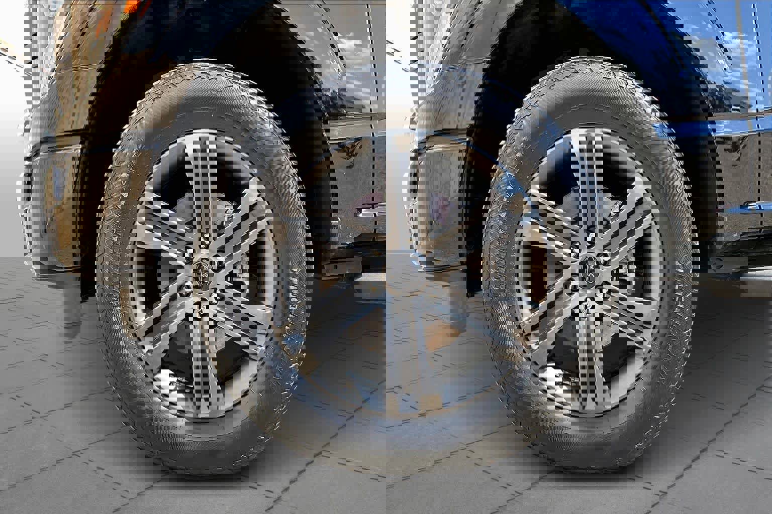 Certified 2022 Ford F150 XLT w/ Equipment Group 302A High image 15