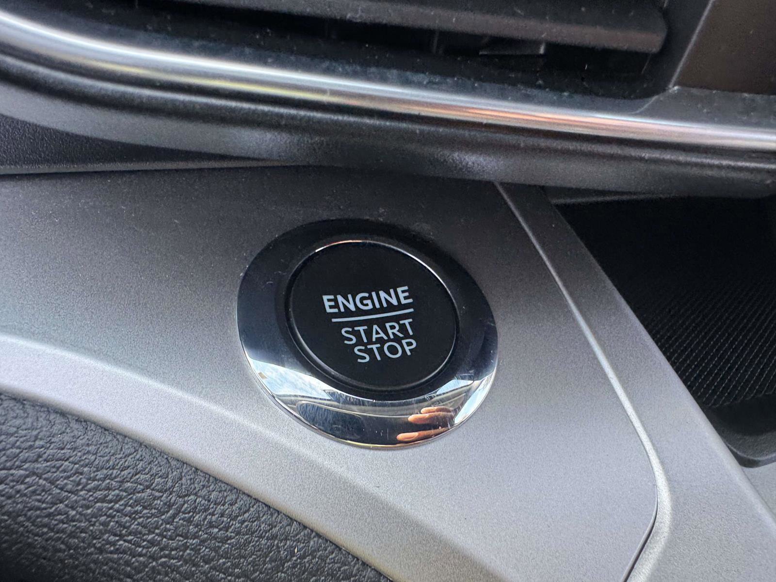 Certified 2022 Ford Explorer XLT w/ Equipment Group 202A image 25