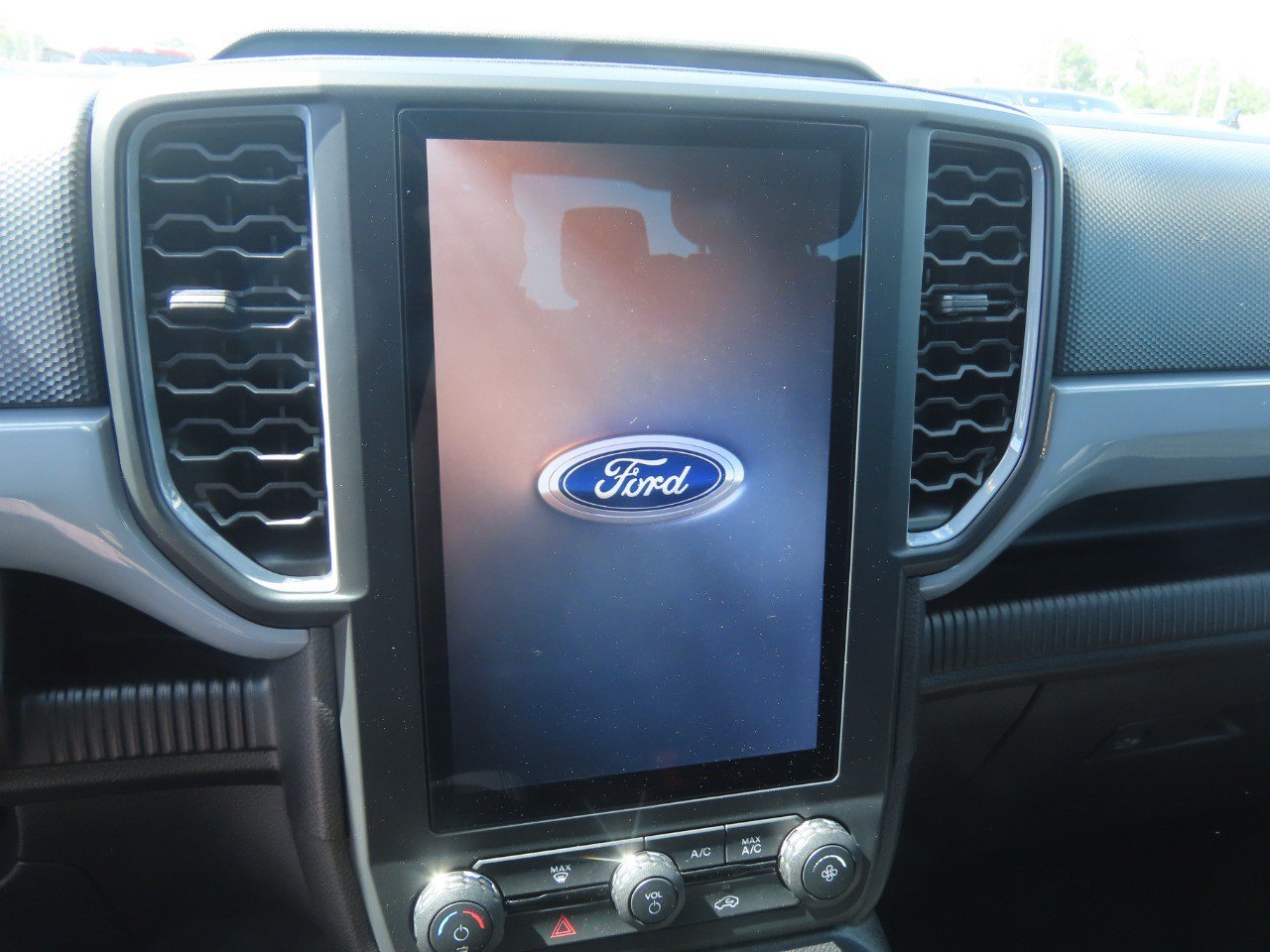 Certified 2024 Ford Ranger XL RWD image 28
