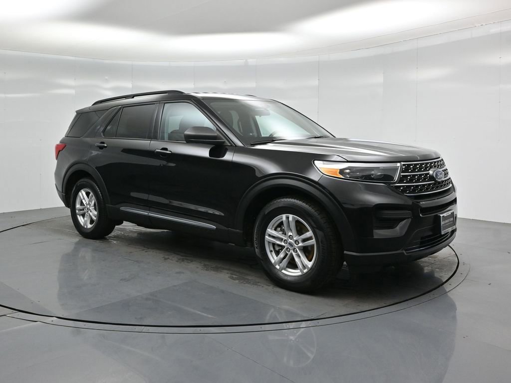 Certified 2022 Ford Explorer XLT image 3