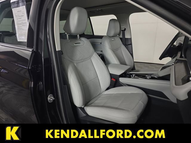 Certified 2025 Ford Explorer Platinum w/ Ultimate Package image 21