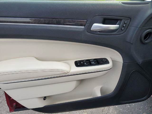 Used 2017 Chrysler 300 C w/ Safetytec Plus Group AWD/4WD image 21
