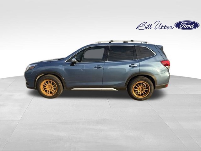 Used 2022 Subaru Forester Touring AWD/4WD image 2
