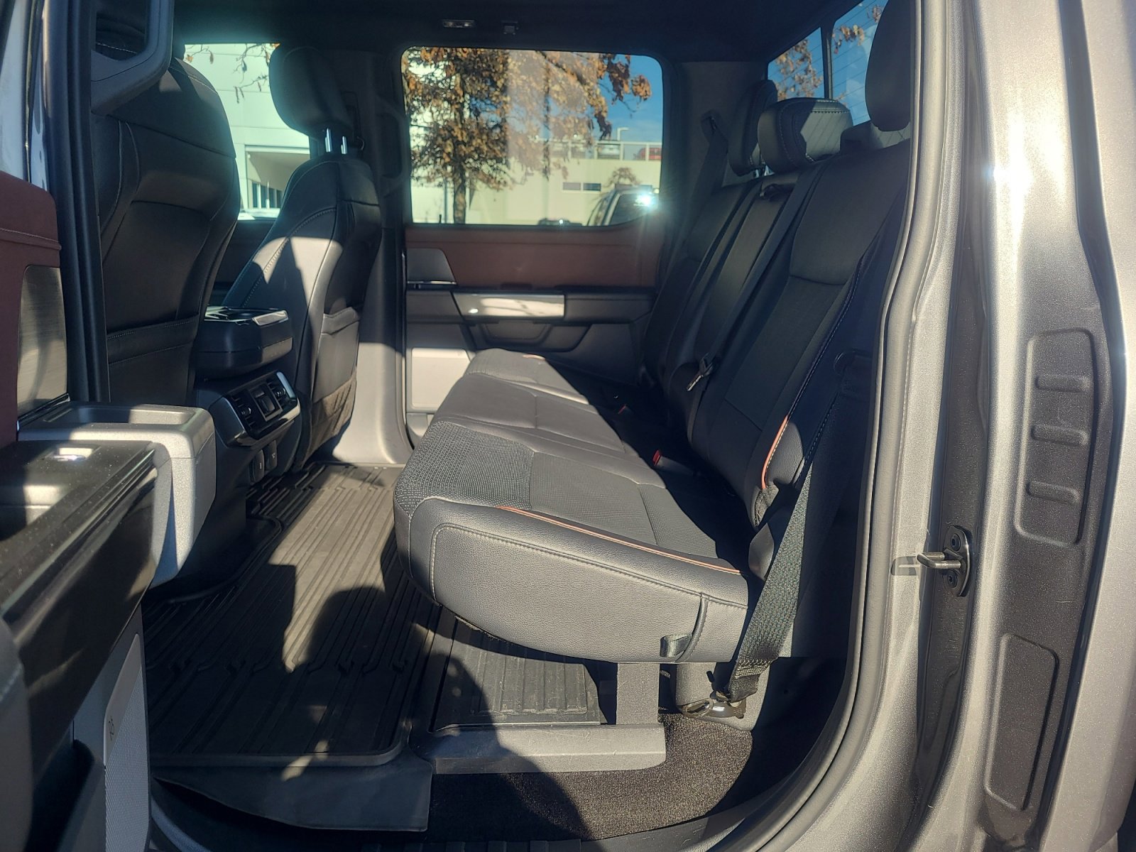 Certified 2022 Ford F150 Lariat w/ Equipment Group 502A High image 17