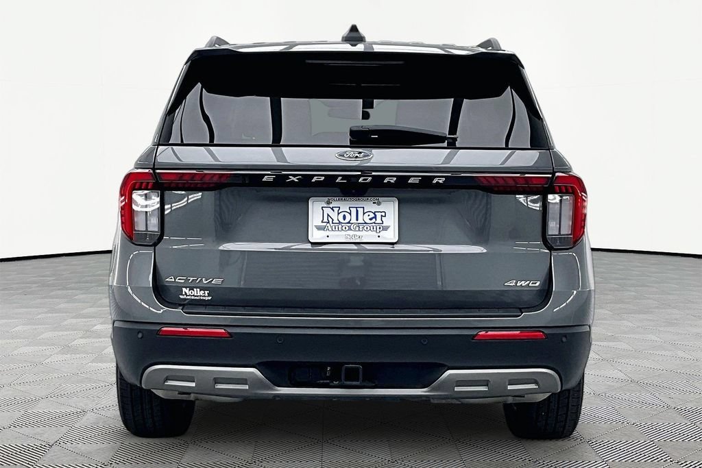 Certified 2025 Ford Explorer Active w/ Active Comfort Package AWD/4WD image 4