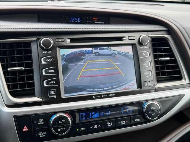 Used 2018 Toyota Highlander Limited AWD/4WD image 19