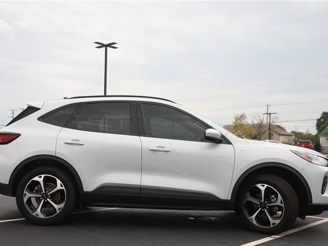 Certified 2025 Ford Escape ST-Line Select w/ Tech Pack #1 AWD/4WD image 8