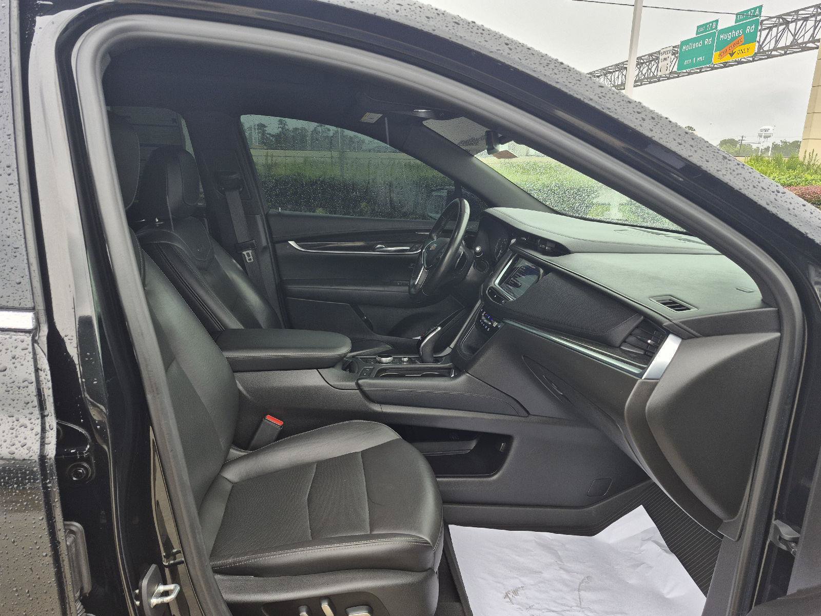 Used 2021 Cadillac XT5 Premium Luxury w/ LPO, Floor Liner Package FWD image 11