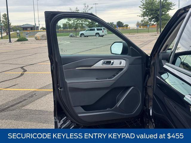Certified 2025 Ford Explorer Active w/ Active Comfort Package AWD/4WD image 6