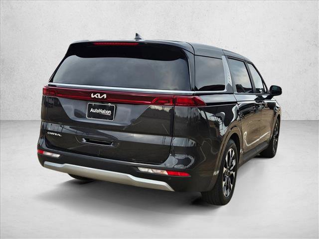 Used 2024 Kia Carnival EX FWD image 3