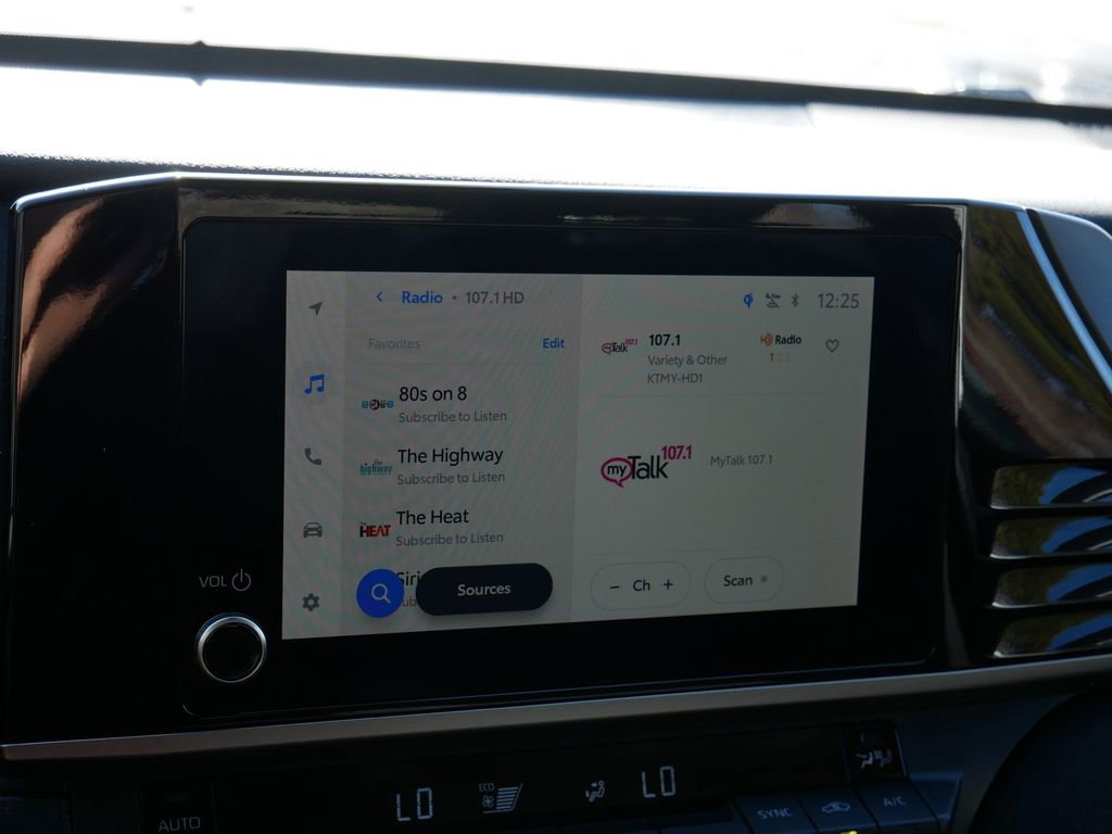 Used 2025 Toyota Camry LE image 21