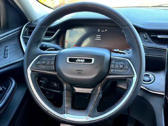 Used 2024 Jeep Grand Cherokee L Limited AWD/4WD image 27
