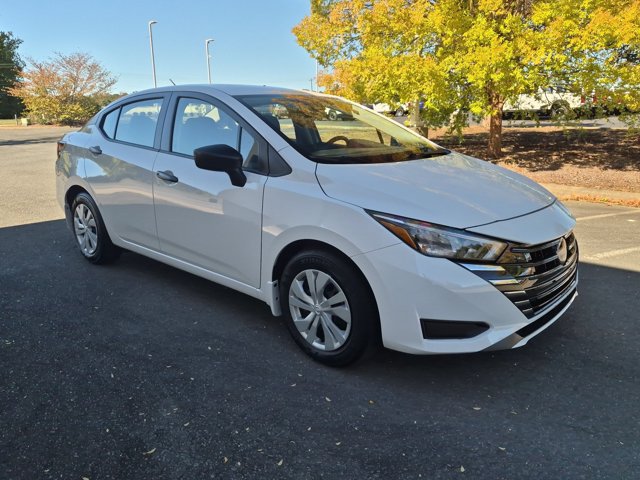 Used 2025 Nissan Versa S w/ Trunk Package FWD image 1