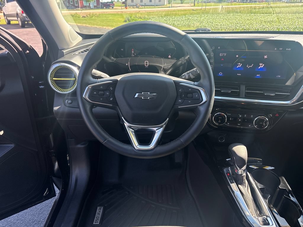 Used 2024 Chevrolet Trax ACTIV w/ Sunroof Package FWD image 21