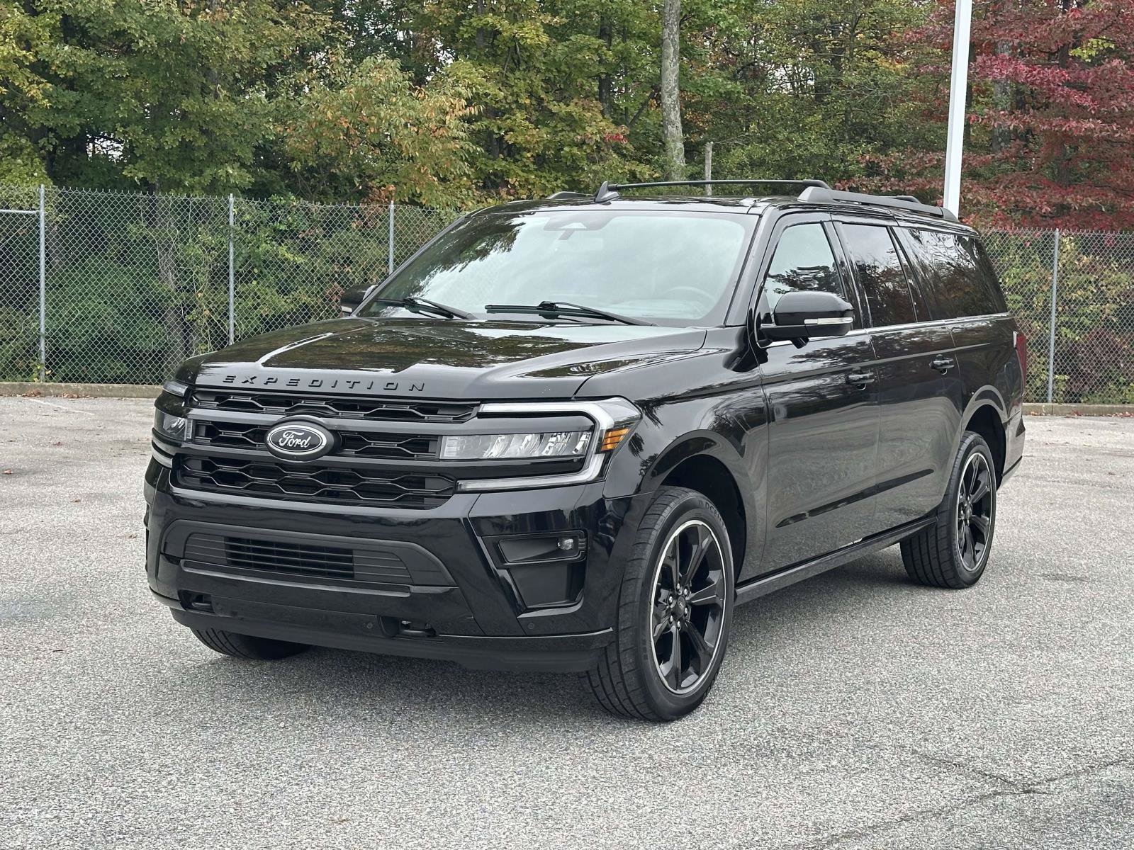 Certified 2023 Ford Expedition Max Limited AWD/4WD image 3