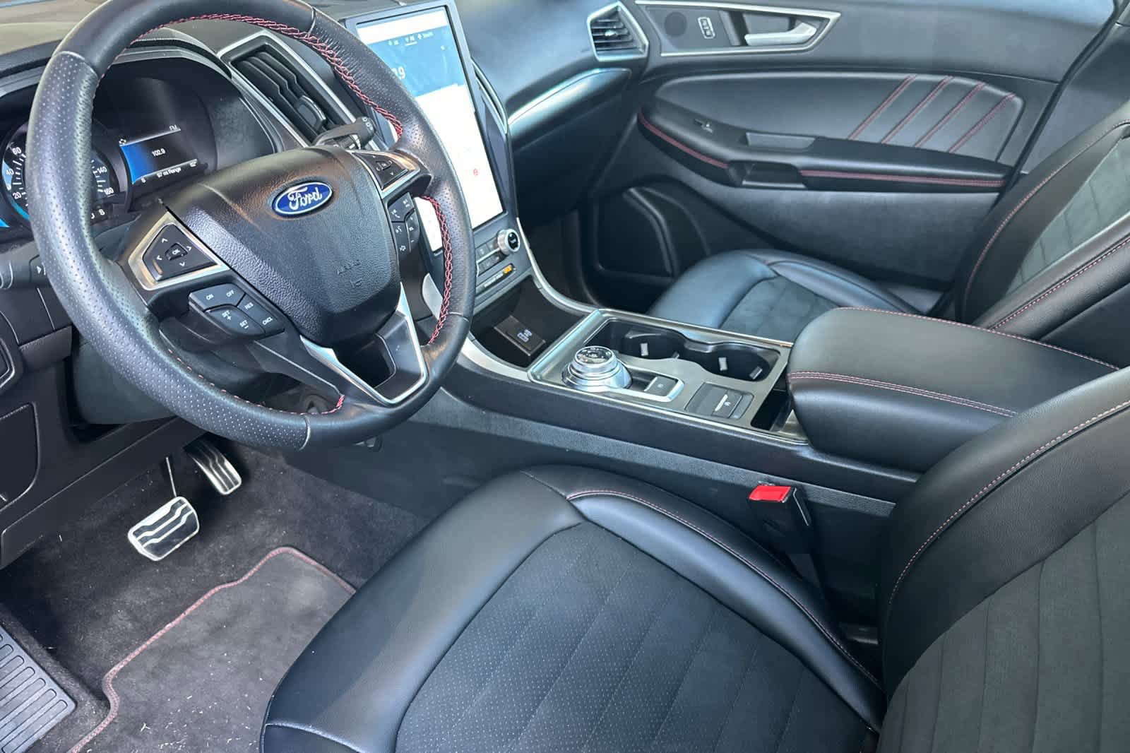Certified 2022 Ford Edge ST-Line AWD/4WD image 11