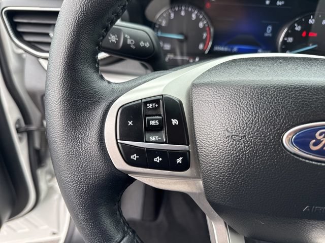 Certified 2023 Ford Explorer XLT w/ Equipment Group 202A AWD/4WD image 25