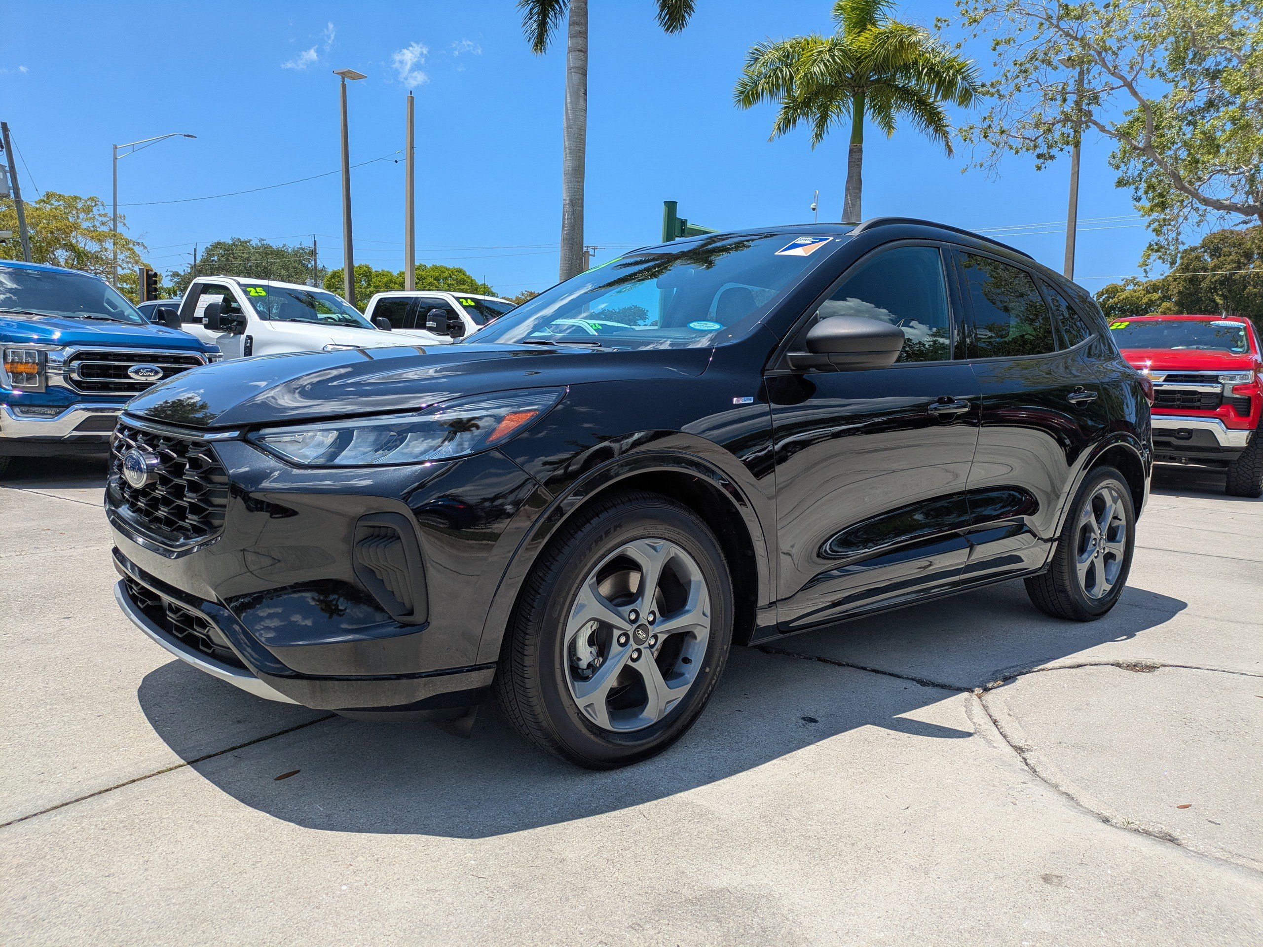 Certified 2023 Ford Escape ST-Line w/ Tech Pack #1 FWD image 7