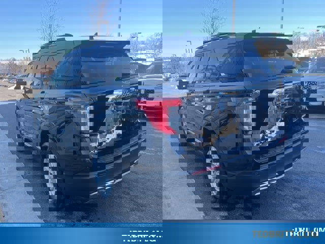 Certified 2023 Ford Explorer XLT w/ Equipment Group 202A image 3