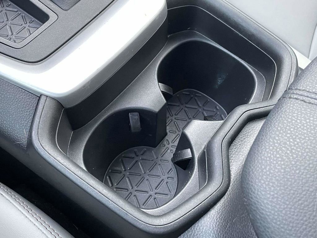 Used 2020 Toyota RAV4 XLE Premium image 29