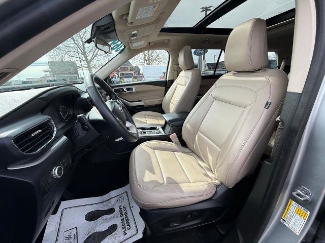 Certified 2022 Ford Explorer XLT w/ Equipment Group 202A image 16