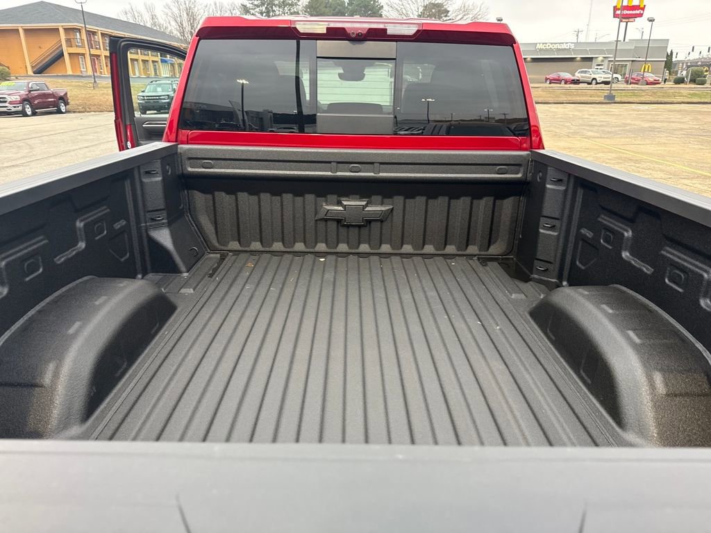 Used 2025 Chevrolet Silverado 2500 LTZ w/ LTZ Plus Package image 26
