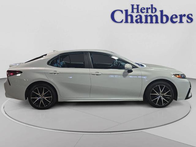 Used 2023 Toyota Camry SE w/ Cold Weather Package FWD image 12
